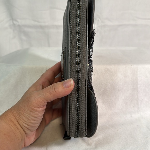 Loungefly Disney Grey Minnie Sequin Bow zip wallet - Picture 7 of 9